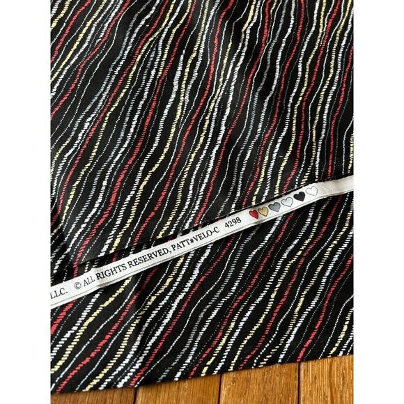 3 Yards "Velo" by Alice Kennedy for Timeless Treasures Quilted Fabric Black Red - Picture 3 of 4